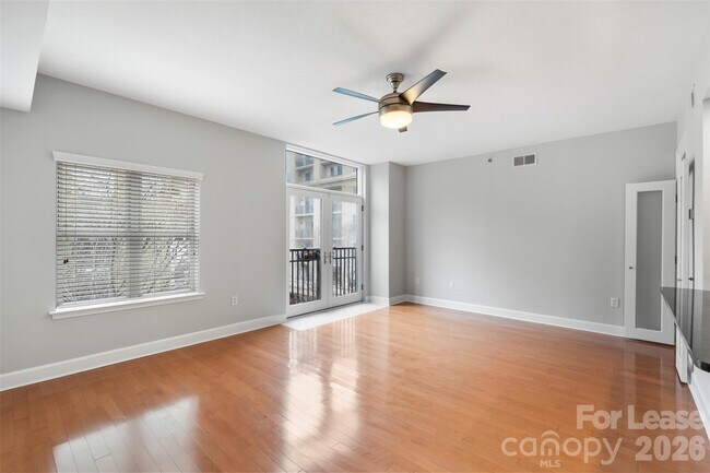 Building Photo - 1320 Fillmore Ave