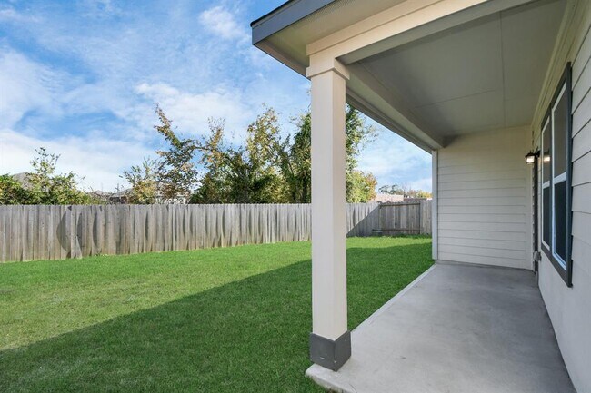 Building Photo - 7807 Royalwood Dr