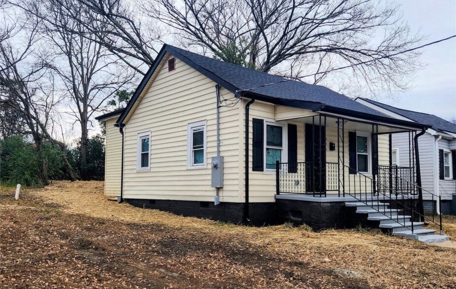 Building Photo - 457 Fewell St