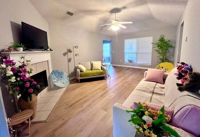 Building Photo - 7520 Avery Ln