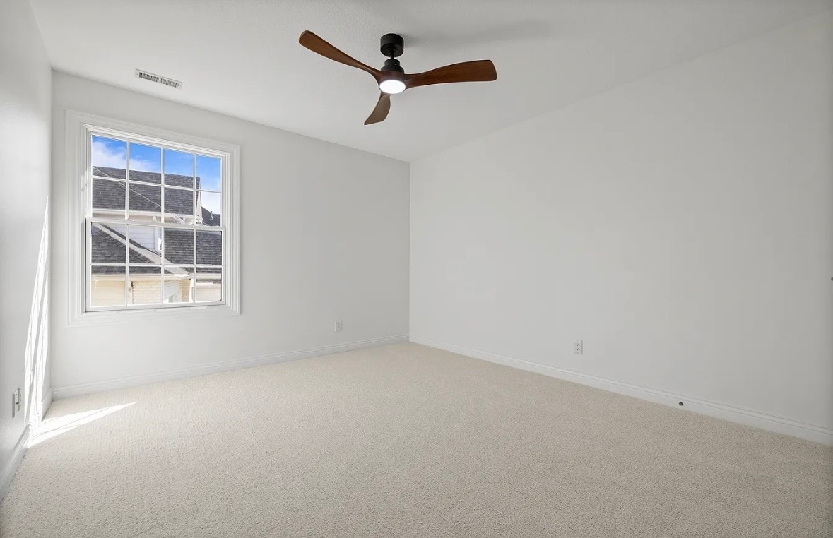 Building Photo - 5583 Beechwood Ter