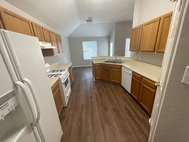 Building Photo - 3625 Cheyenne St