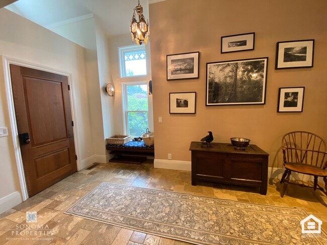 Building Photo - Stunning Furnished Eastside Home