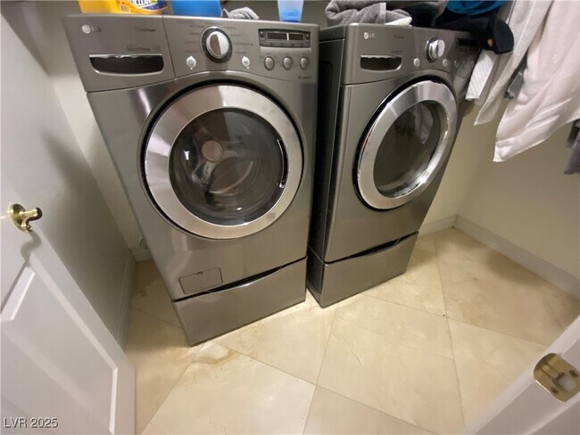 Building Photo - 3681 Calico Brook Ct