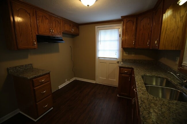 Building Photo - Charming 2-Bedroom Home with Modern Updates in Concord/Rock Creek Area"