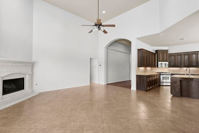 Building Photo - 2602 White Falls Dr