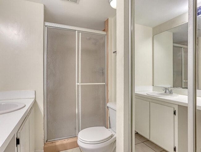 Building Photo - 4095 Palm Bay Cir