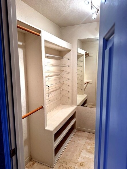 Building Photo - 1518 Chardonnay Dr