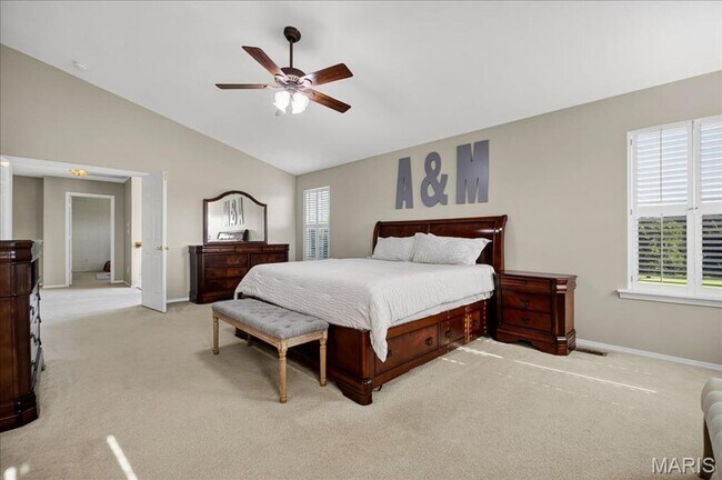 Building Photo - Golf Course Living