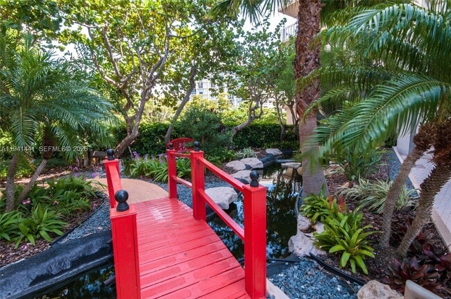 Building Photo - 1111 Crandon Blvd