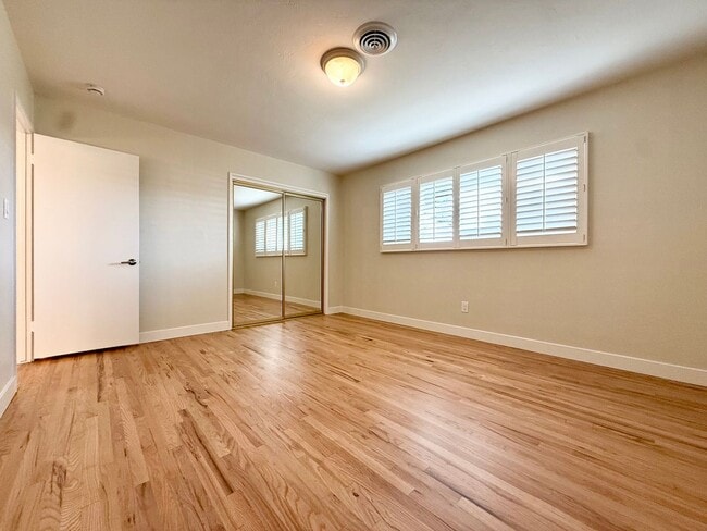 Building Photo - Beautiful 3BR/3BA Point Loma Home with Vaulted Ceilings & Central AC