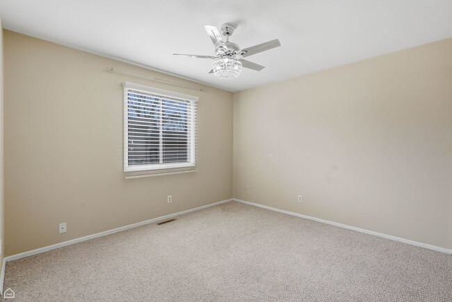 Building Photo - 409 Kensington Dr