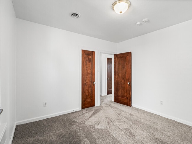 Building Photo - 433 Winterhill St