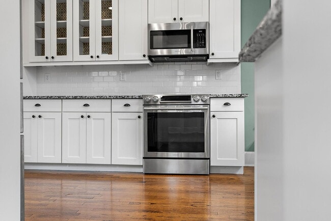 Building Photo - 134 22nd Ave N