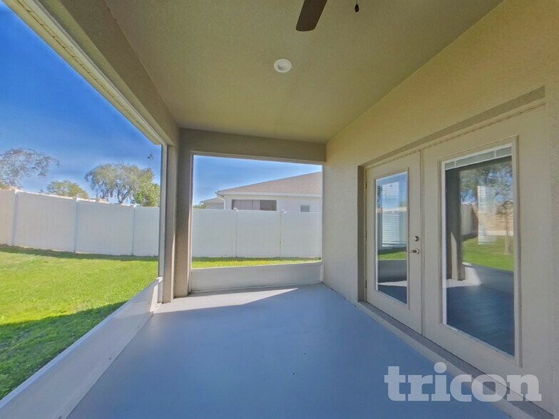 Building Photo - 6715 Castle Green Pl