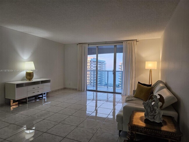 Building Photo - 3800 S Ocean Dr