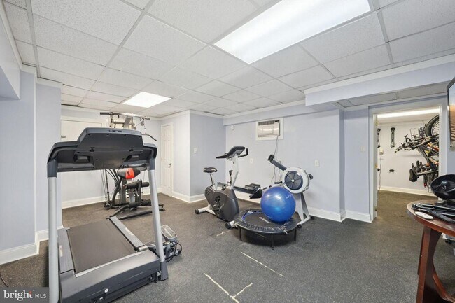 Building Photo - Spacious Two Bedroom Near Trinity University/ Bloomingdale- Great Location