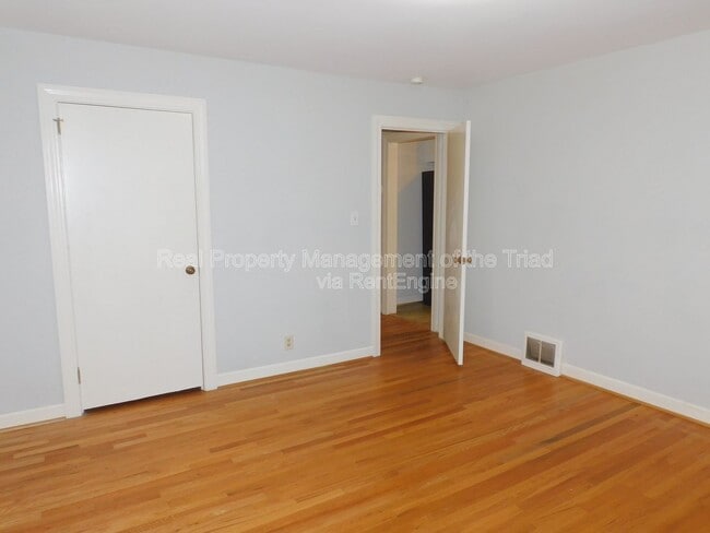 Building Photo - 3713 N Cherry St