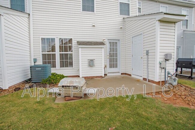 Building Photo - 5 Spring Crossing Cir