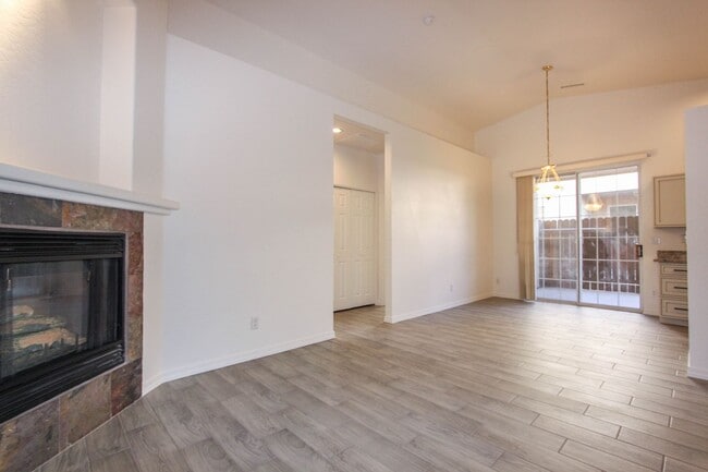 Building Photo - Prescott Valley Duplex with 2 Car Garage