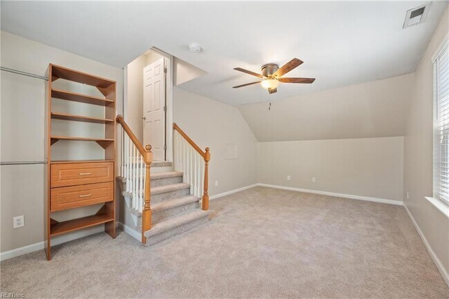 Building Photo - 318 W 31st St
