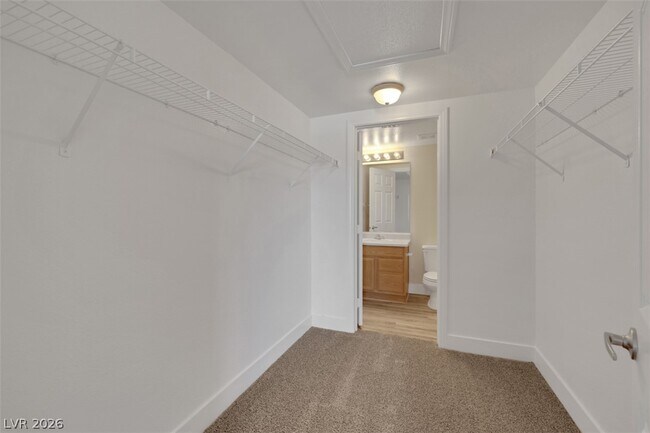 Building Photo - 502 Birdseye St