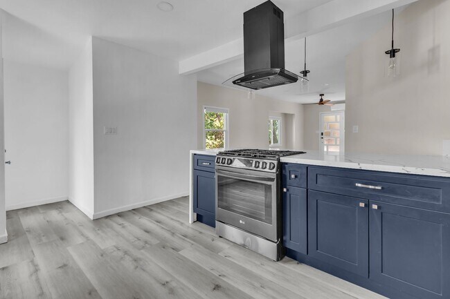 Building Photo - 4510 Tourmaline St