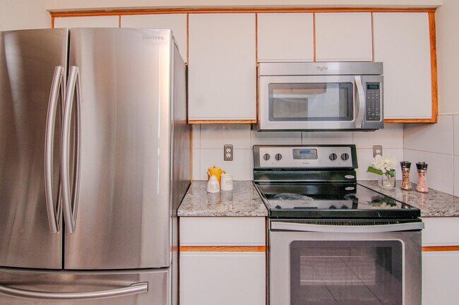 Building Photo - 1704 Weatherstone Dr