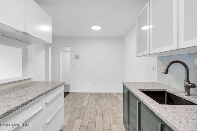 Building Photo - 1492 Ocean Ave