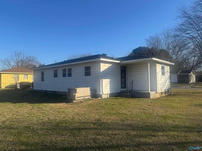 Building Photo - 1601 Armstrong St NW