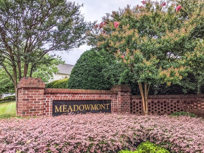 Building Photo - Located in Highland Creek