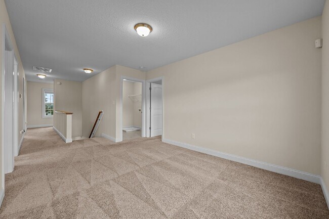 Building Photo - 304 Little Egret Ln