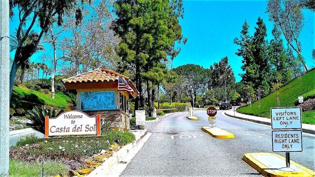 Building Photo - 28506 Barbosa