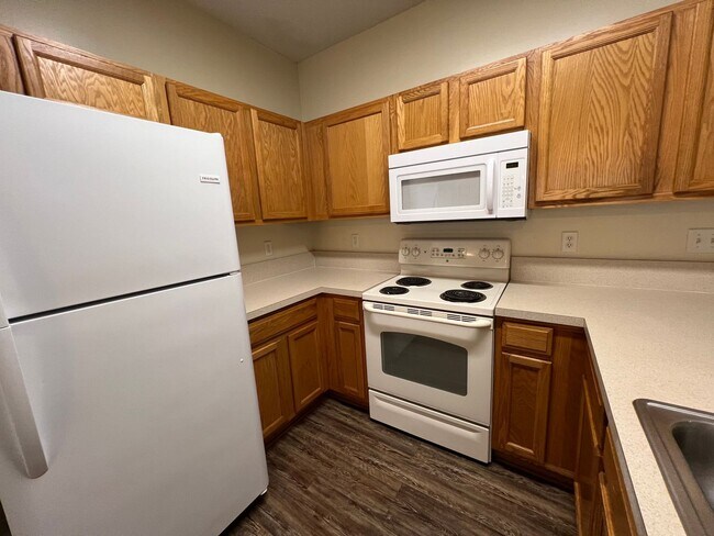 Building Photo - Available Now! Cornerstone of Watermill 3/...
