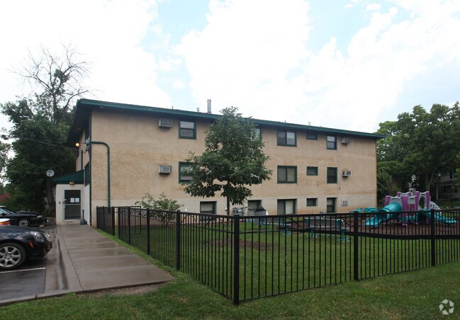 Building Photo - 3146 Cedar Ave S