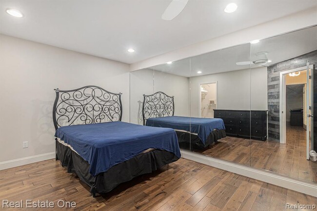 Building Photo - 2471 Woodcliff Trail