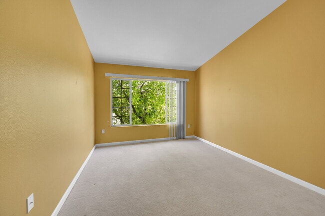 Building Photo - $2,050.00, 2-bed, 2 bath, located in Broom...