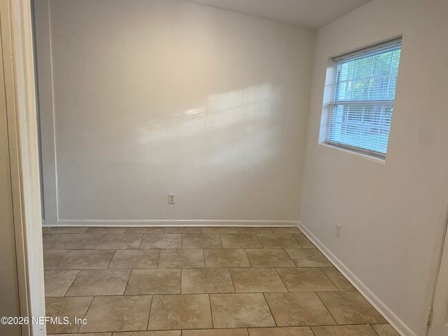 Building Photo - 815 La Marche Dr