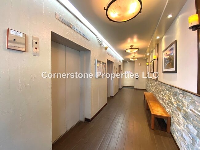 Building Photo - 3045 Ala Napuaa Pl