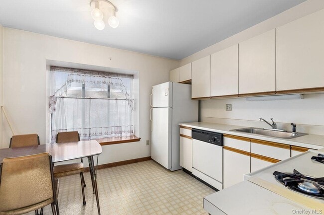 Building Photo - 422 Panorama Dr