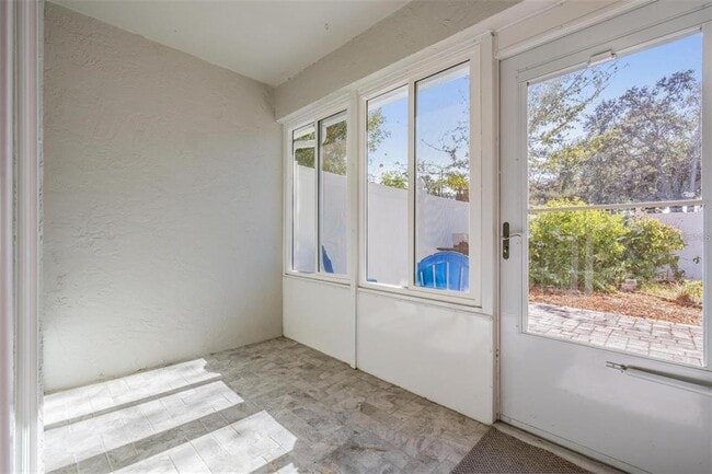 Building Photo - 364 Gloucester St