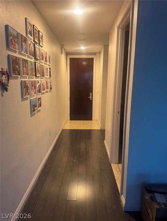 Building Photo - 4575 Dean Martin Dr