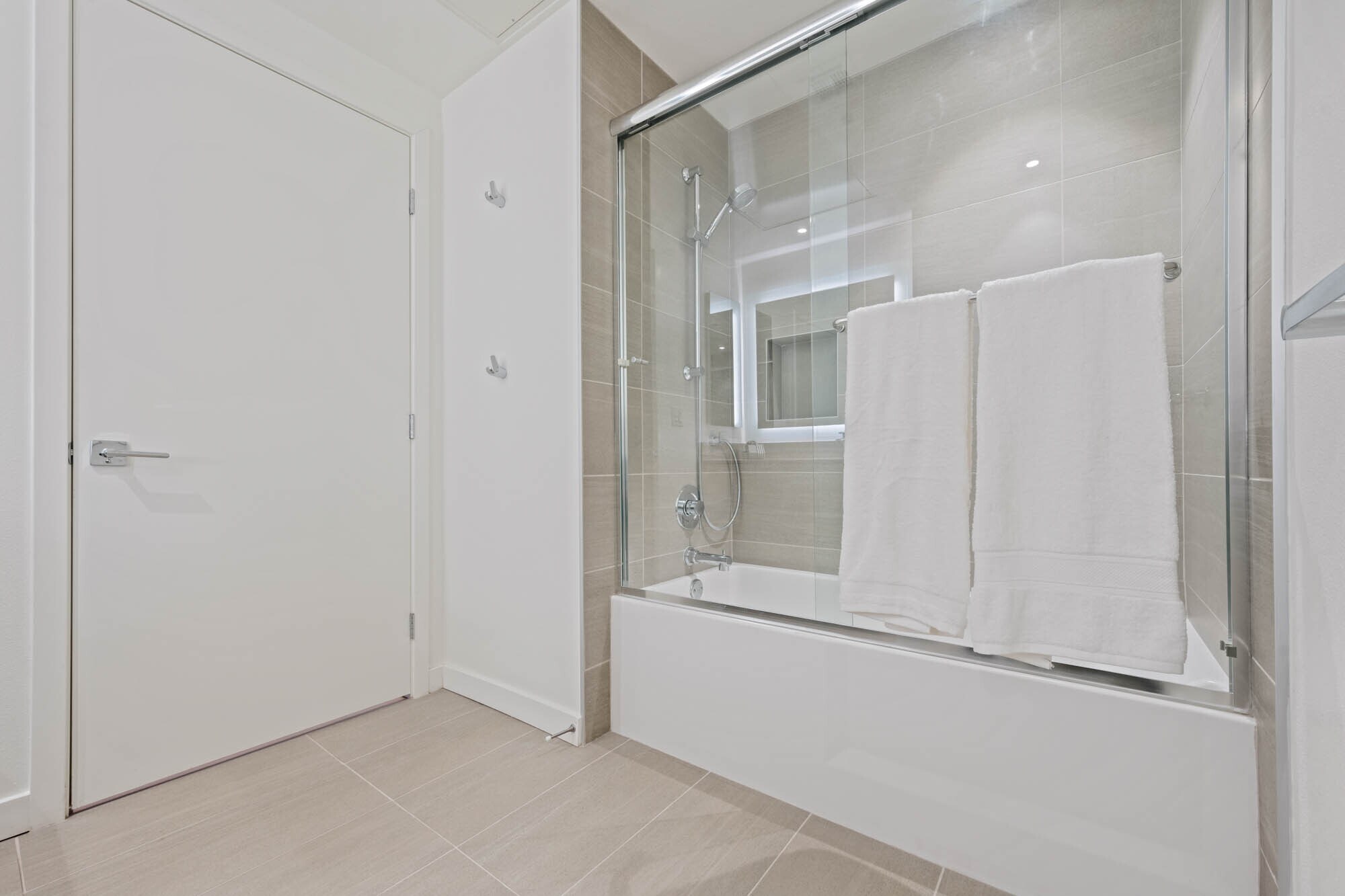 Building Photo - 5851 W 88th St