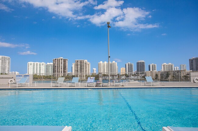 Building Photo - 18021 Biscayne Blvd