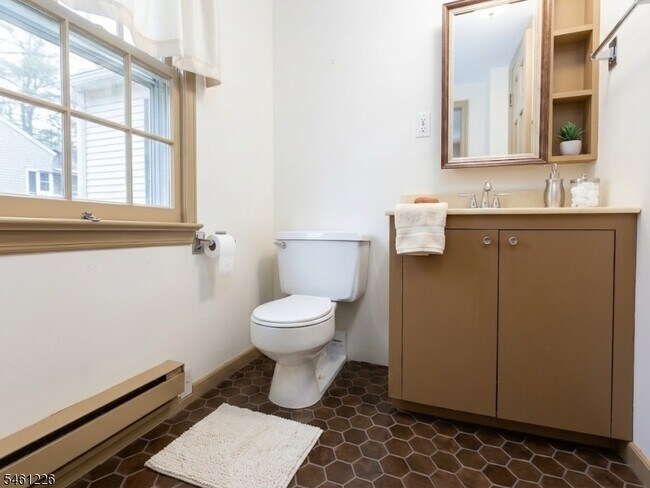 Building Photo - 421 Wayne Terrace