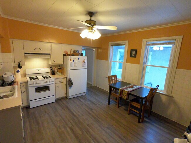 Building Photo - 2743 S Clement Ave