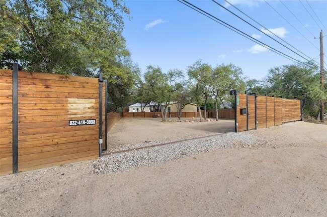 Building Photo - 5519 Hiline Rd