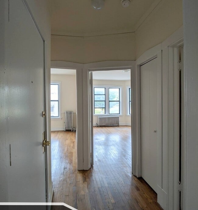 Building Photo - 1530 N Kedzie Ave