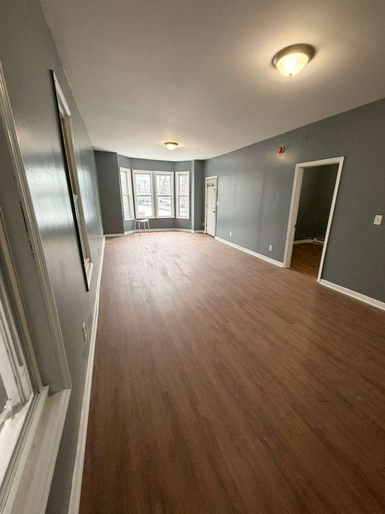 Building Photo - 884 3rd Ave