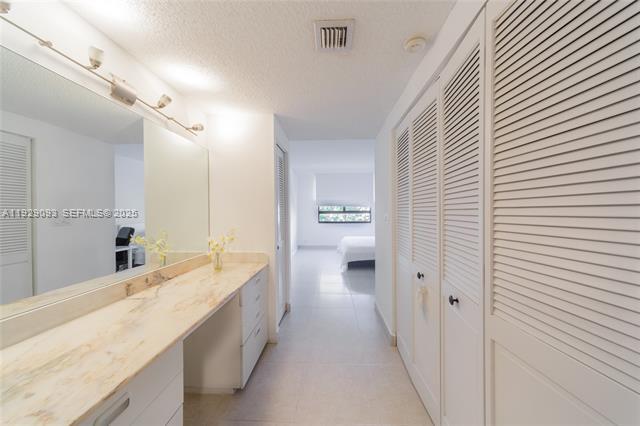 Building Photo - 121 Crandon Blvd